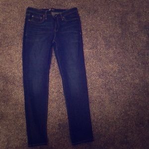 Jeans. Straight leg.